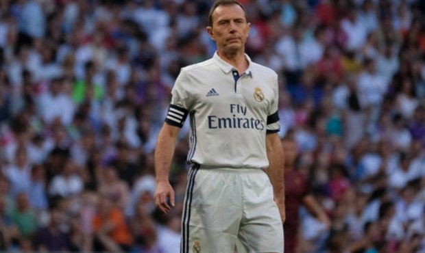 Rô Béo lê '1 tạ' quẩy nát sân Bernabeu - Bóng Đá