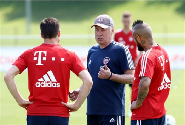 Trước trận đấu cuối, con trai thay Ancelotti chỉ đạo Bayern tập luyện - Bóng Đá