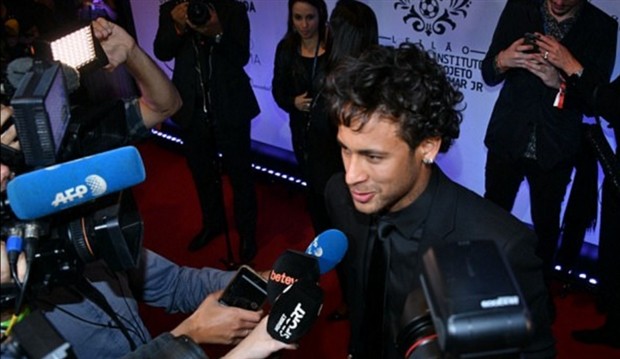 1 tuần hậu chia tay, Neymar và Bruna lại tình trong biển tình - Bóng Đá
