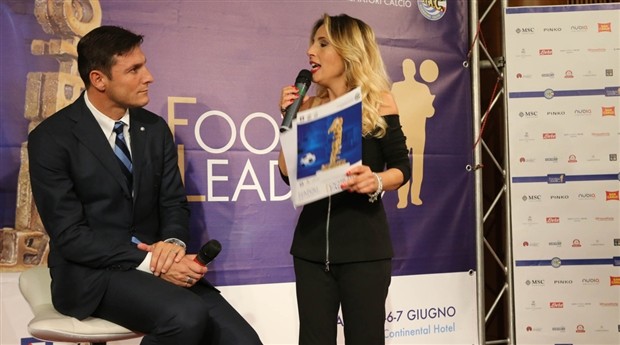 Huyền thoại Zanetti giành giải thưởng 'Thủ lĩnh bóng đá' 2017 - Bóng Đá