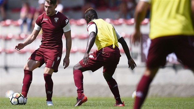 Giữa bão tin đồn, Belotti lại xuất hiện tươi rói trên sân tập của Torino - Bóng Đá