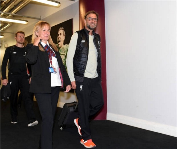 'Mane' xuất hiện ủng hộ Liverpool tại London  - Bóng Đá