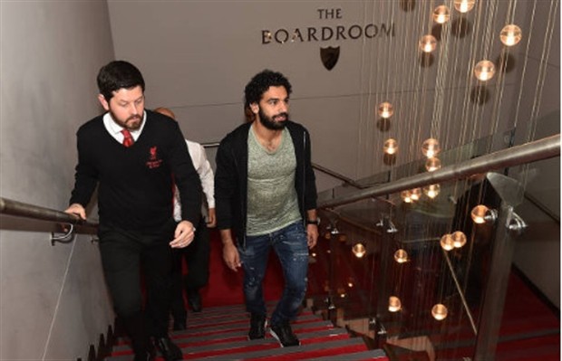 Chùm ảnh: Ngày thứ 2 của Mohamed Salah tại Liverpool - Bóng Đá