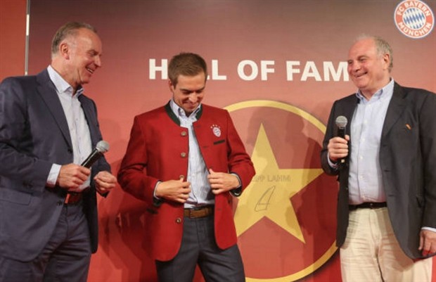 Philipp Lahm bảnh bao đi vào ngôi nhà Huyền thoại của Bayern - Bóng Đá