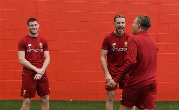 Dàn sao Liverpool cười hết ga trong ngày hội quân - Bóng Đá