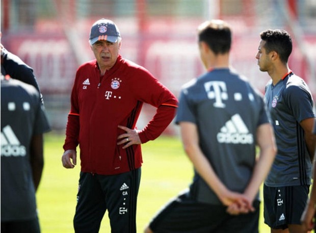Neuer chính thức trở lại tập, Ancelotti nhẹ cả người - Bóng Đá