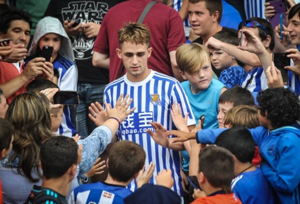 Januzaj ngượng ngùng trong ngày ra mắt Sociedad - Bóng Đá