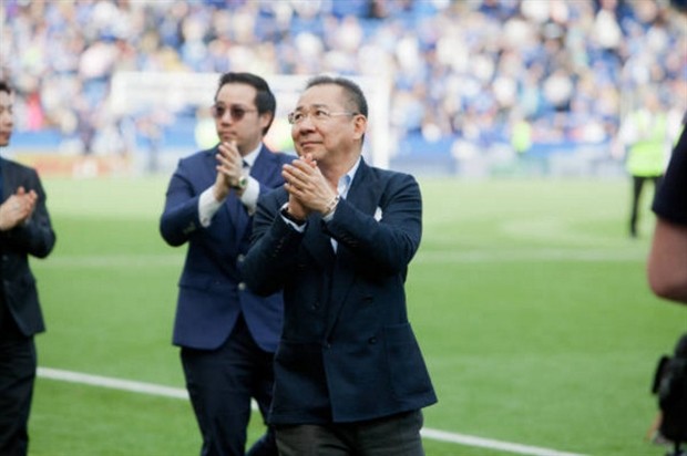 Ngày cuối, Leicester 'tha thu' luôn cả mặt sân - Bóng Đá
