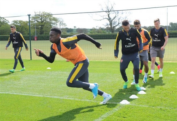 Nhiệt huyết đã trở lại cùng Wenger trên sân tập - Bóng Đá