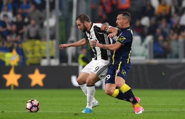 Juve được một loạt chân dài tiếp sức trước chung kết Coppa Italia - Bóng Đá