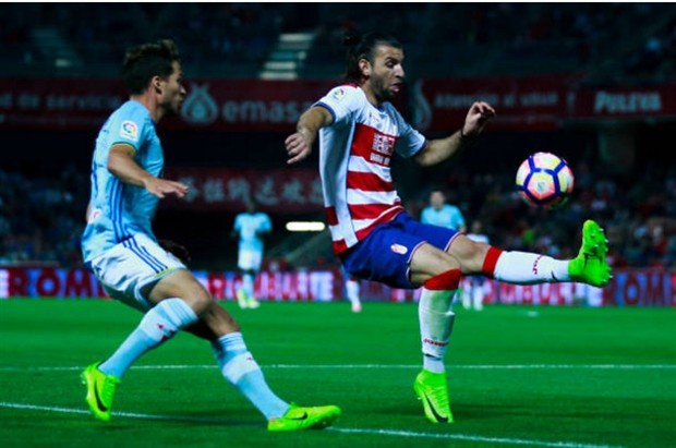 Tượng đài của Arsenal thảm bại trong ngày ra mắt Granada  - Bóng Đá