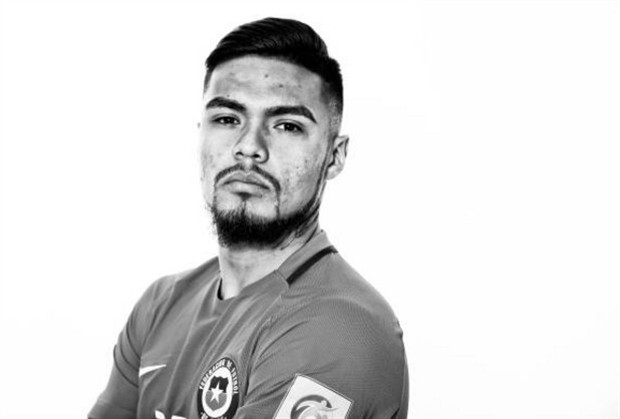 Vidal cực chất trong loạt ảnh chân dung của tuyển Chile - Bóng Đá