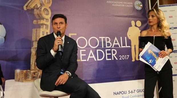 Huyền thoại Zanetti giành giải thưởng 'Thủ lĩnh bóng đá' 2017 - Bóng Đá