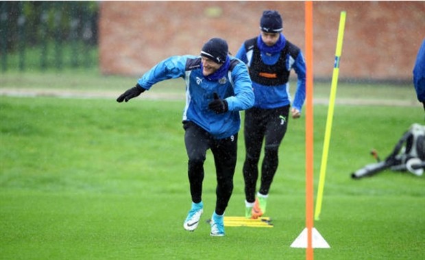 Vardy ôn lại tuổi thơ dưới cơn mưa tại Belvoir Drive  - Bóng Đá