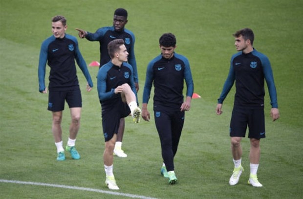Vừa tới Juventus Arena, Suarez và Neymar đã lao vào 'ẩu đả'  - Bóng Đá