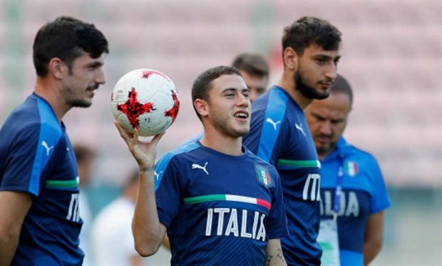 Donnarumma tươi rói đi họp báo, tương lai đã rõ? - Bóng Đá