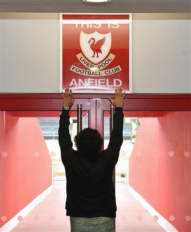 Chùm ảnh: Ngày thứ 2 của Mohamed Salah tại Liverpool - Bóng Đá