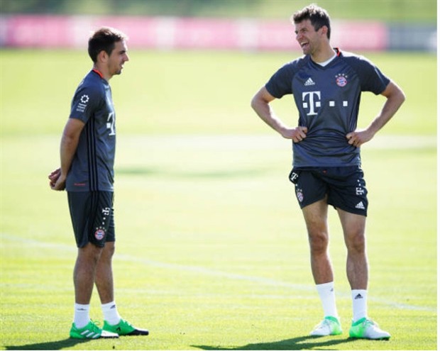 Neuer chính thức trở lại tập, Ancelotti nhẹ cả người - Bóng Đá