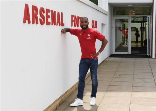 Lacazette và những khoảnh khắc fan Arsenal chờ đợi suốt tháng qua - Bóng Đá