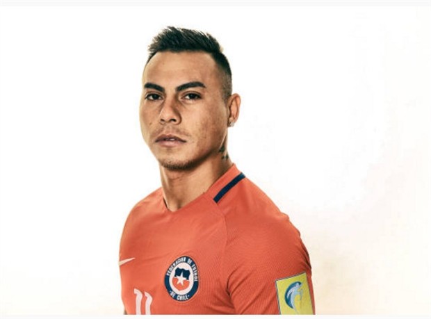 Vidal cực chất trong loạt ảnh chân dung của tuyển Chile - Bóng Đá