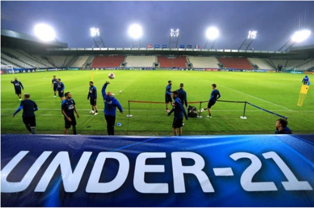 U21 Italia tập xuyên đêm cho ngày ra mắt - Bóng Đá