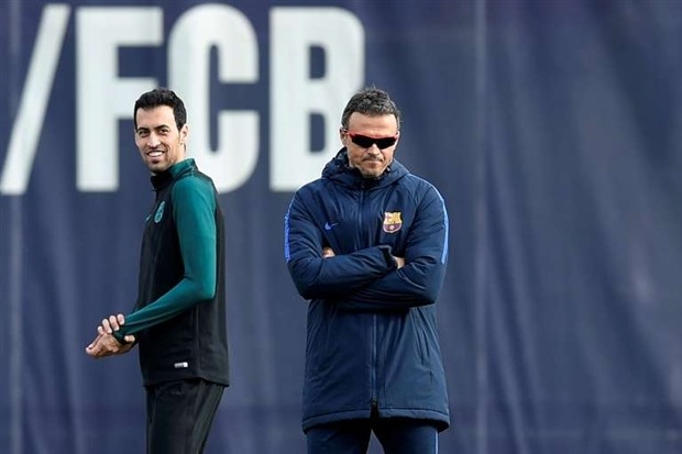 Vắng Messi và Neymar, Suarez lẻ loi trong buổi tập của Barcelona - Bóng Đá