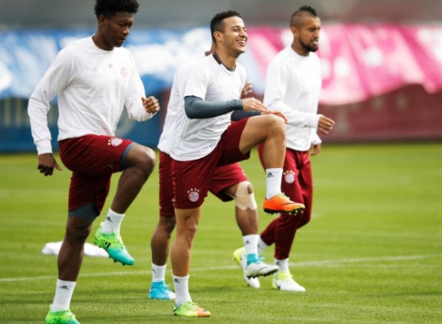 Ancelotti căng thẳng trước giờ chiến với BBC - Bóng Đá