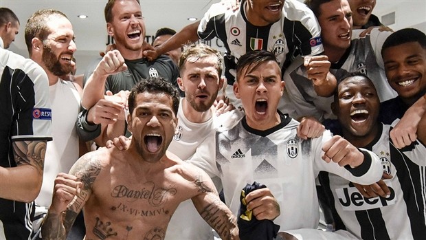 Juve và những hình ảnh ăn mừng 'điên rồ' chưa từng được tiết lộ  - Bóng Đá