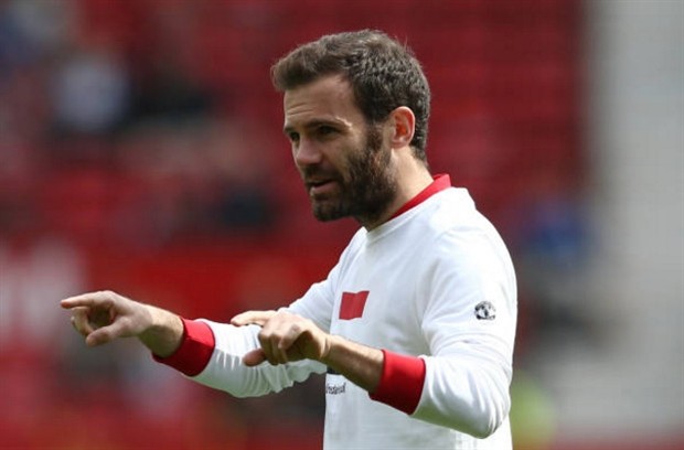Đồng đội về hết, Mata vẫn âm thầm ở lại Old Trafford tập luyện - Bóng Đá