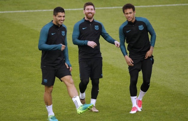 Vừa tới Juventus Arena, Suarez và Neymar đã lao vào 'ẩu đả'  - Bóng Đá