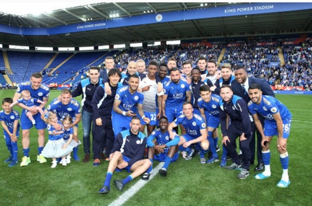 Ngày cuối, Leicester 'tha thu' luôn cả mặt sân - Bóng Đá