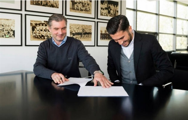 Nuri Sahin cười hết ga ký hợp đồng mới cùng Dortmund - Bóng Đá