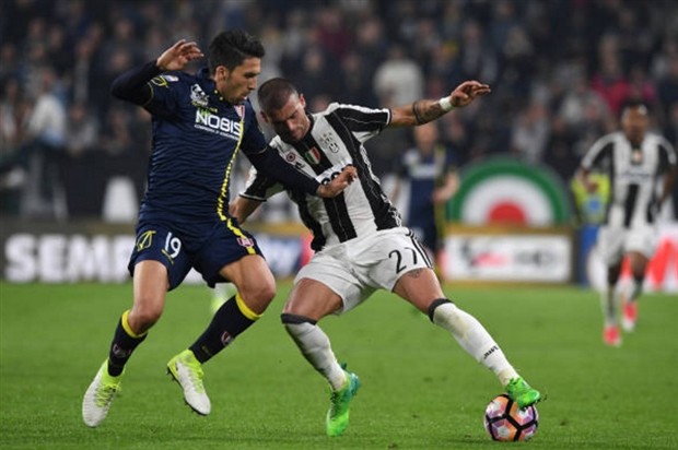 Juve được một loạt chân dài tiếp sức trước chung kết Coppa Italia - Bóng Đá