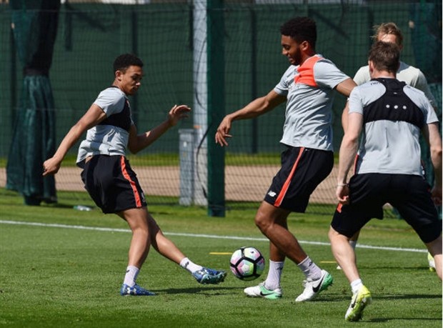 Coutinho trở lại, sân tập của Liverpool rộn ràng tiếng cười - Bóng Đá