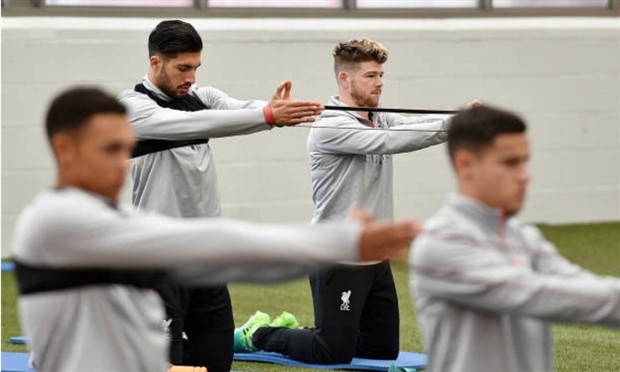 Buổi tập của Liverpool xuất hiện lão tướng lạ mặt  - Bóng Đá