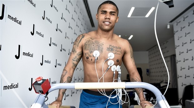 Toàn cảnh buổi kiểm tra y tế của Douglas Costa tại Juventus - Bóng Đá