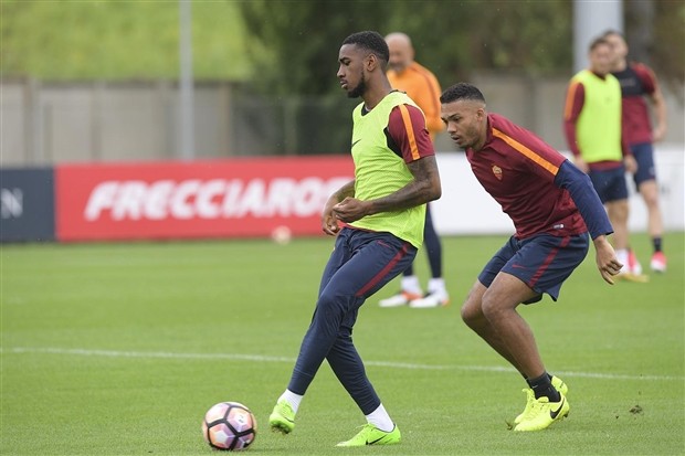 Roma 'thiếu lửa' trước giờ đại chiến với Milan - Bóng Đá
