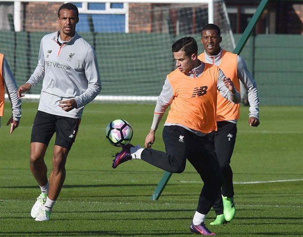 Gerrard 'quẩy' cực xung, hâm nóng chung kết Champions League - Bóng Đá