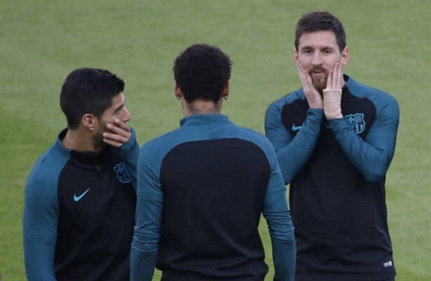 Vừa tới Juventus Arena, Suarez và Neymar đã lao vào 'ẩu đả'  - Bóng Đá