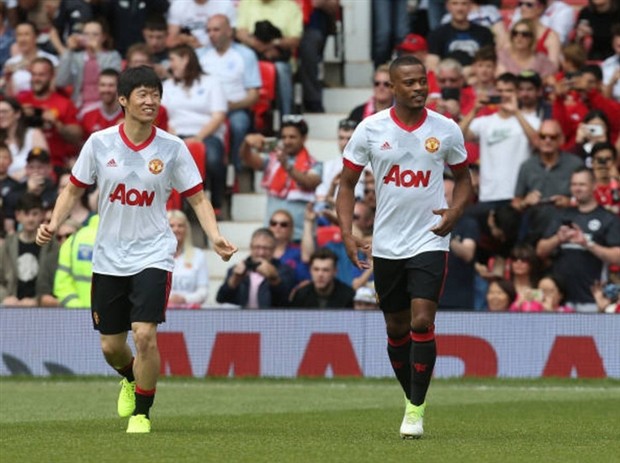 Tương lai bất định, cựu sao Man Utd giải sầu với Boxing - Bóng Đá