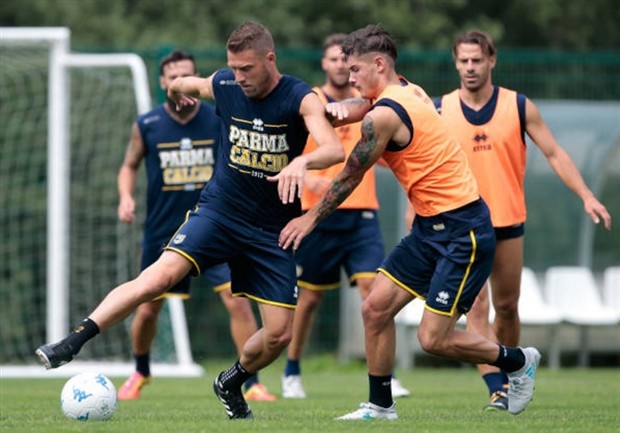 Các thành viên Parma trèo đèo, lội suối tìm đường trở lại vinh quang - Bóng Đá