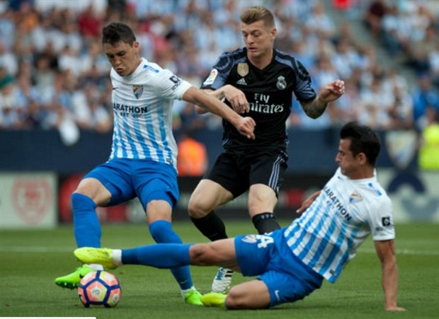 Ngày Real lên ngôi, Ronaldo 'núp bóng' Navas - Bóng Đá