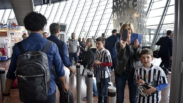 Dàn sao Juventus hừng hực tiến quân tới Monaco - Bóng Đá