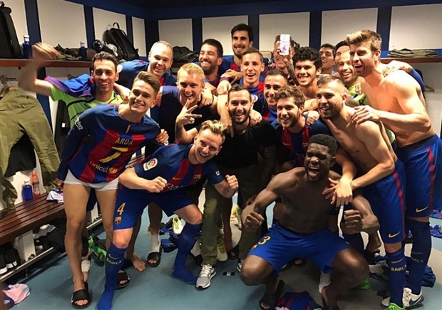 Hạ Real, fan Barcelona ăn mừng như đã vô địch - Bóng Đá