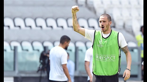 Allegri liên tục chỉ bài cho Higuian, Real coi chừng - Bóng Đá