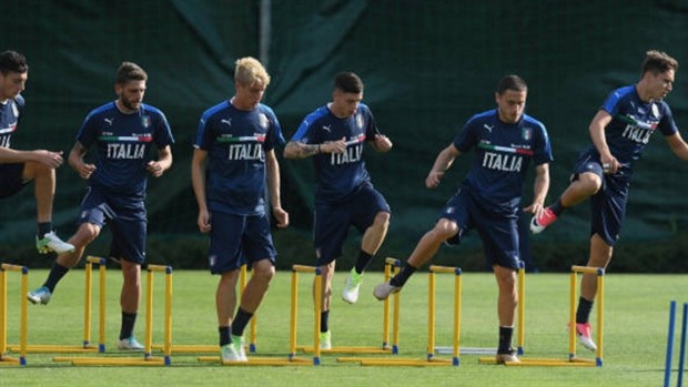 Azzurri tập trung: Thiếu sao, ngập tràng tiếng cười - Bóng Đá