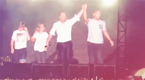 De Rossi âm thầm trở lại Roma, Totti thẳng tiến lên sân khấu - Bóng Đá