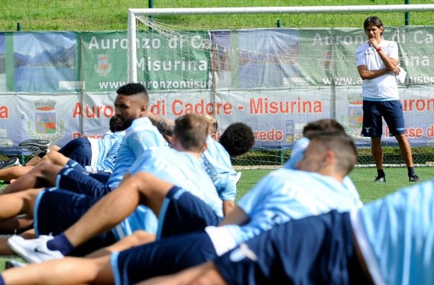 Lazio lại mang đại bàng ra 'tiếp sức' các cầu thủ - Bóng Đá