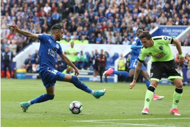 Ngày cuối, Leicester 'tha thu' luôn cả mặt sân - Bóng Đá