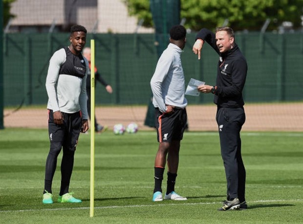 Coutinho trở lại, sân tập của Liverpool rộn ràng tiếng cười - Bóng Đá